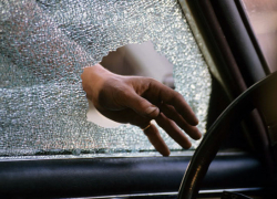 Машины соседей обворовывал житель центра Воронежа 