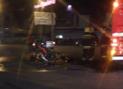 Последствия страшного столкновения «Лады» и мотоцикла в Воронеже попали на видео 