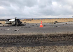Разорвало на пополам: водитель погиб в ДТП с грузовиком на воронежской дороге 