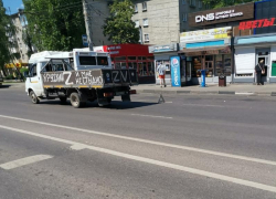 ДТП с патриотичной «Газелью» застопорило движение в Воронеже