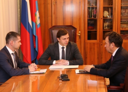 Председатель Центрально-Черноземного банка ПАО Сбербанк Владимир Салмин встретился с врио губернатора Орловской области Андреем Клычковым