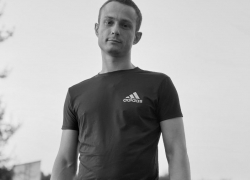 «Умер на кафеле с открытыми глазами»: воронежец скончался после падения с каталки в больнице 