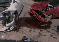 Пенсионер и пожилая женщина пострадали в ДТП двух Toyota в Воронеже