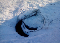 Воронежский школьник провалился в открытый люк в центре Борисоглебска