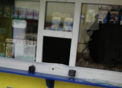 Сильное желание выпить побудило воронежцев украсть 10 бутылок спиртного