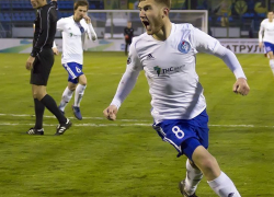 Футболистам воронежского «Факела» выплатили все долги по заработной плате