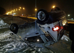 В Воронеже нашли перевернутый автомобиль без людей