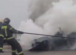 «Лада Приора» вспыхнула как факел на трассе под Воронежем