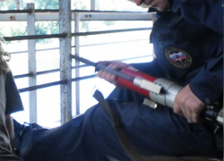 10-летняя девочка застряла в ограждении ж/д моста в Воронеже