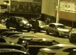 В Воронеже угонщики-гастролеры не смогли вскрыть авто, зато попали на камеры
