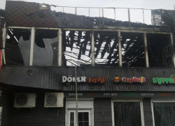 Последствия пожара в DNS у автовокзала сняли на фото в Воронеже