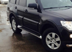 Большой внедорожник Mitsubishi Pajero раздавил воронежского мотоциклиста 