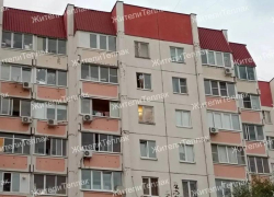 Ребёнка заметили на подоконнике девятого этажа в Воронеже