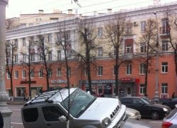 В Воронеже «Лада» влетела в пять авто и оказалась под  «Suzuki» 