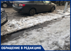 Зимняя стабильность: воронежцы сообщили о грязной и водянистой каше на платных парковках