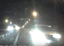 Сумасшедшее появление машины из ниоткуда сняли на воронежской дороге