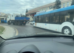 Старый-новый троллейбус, купленный у Белгорода, сломался в центре Воронежа