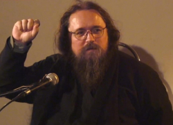 Бичеватель «гомосятины» в РПЦ Андрей Кураев обратил внимание на воронежский приход