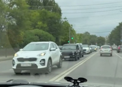 Авария автобуса и «Нивы» парализовала движение в воронежской Березовой роще