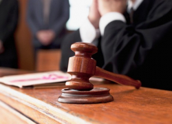 В Воронежской области во время судебного заседания мужчина попытался вскрыть себе вены