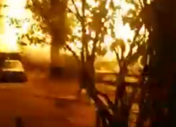 Мощный взрыв газового баллона во время пожара попал на видео в Воронеже