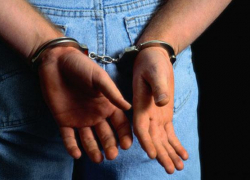 50-летний воронежец на протяжении двух лет насиловал сына