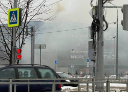 Кафе загорелось в воронежском ТРК