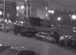 Момент наезда на ребенка попал на видео в воронежском ЖК 