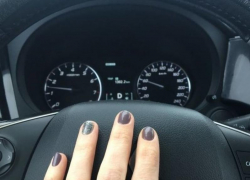 40-летнего воронежца застали с юной племянницей в чужой машине