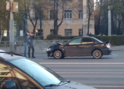 Необъяснимое ДТП парализовало движение в центре Воронежа 
