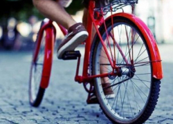 В Воронеже неизвестный водитель сбил 11-летнего велосипедиста и скрылся с места ДТП 