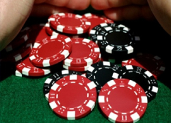 В Воронеже турнир по покеру закончился уголовным делом