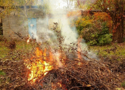 В Воронежской области пенсионерка получила ожоги, когда пыталась сжечь мусор 