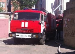 В центре Воронежа из горящей четырехэтажки эвакуировали 17 человек
