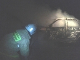 8 пожарных тушили загоревшуюся в Воронеже легковушку