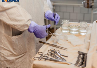 Вальцовщику оторвало ладонь после чистки оборудования в Воронежской области