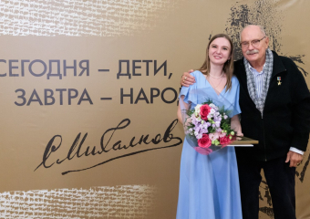 Казачья песня от Михалкова и магия Костенок: воронежская писательница прославилась на всю Россию