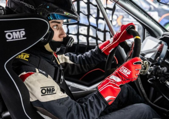 Воронежский гонщик Матвей Чернов победил на своих дебютных ледовых гонках в Казани