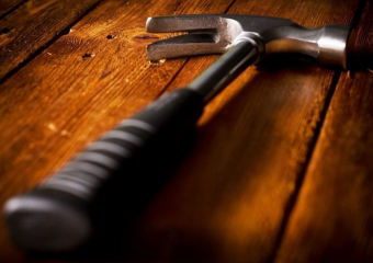 Под Воронежем хозяин дома забил гостя до смерти молотком и ножом