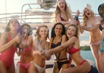 Воронежская танцовщица Лиза Чайкина снялась в новом клипе группы «Ленинград»