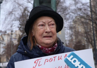 Мать погибшего от автомобиля полицейского вышла на митинг в Воронеже 