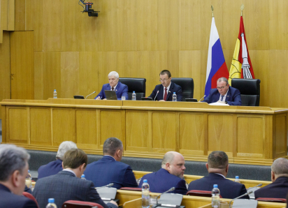 Новые кожаные удостоверения и нагрудные знаки получат депутаты Воронежской облдумы 