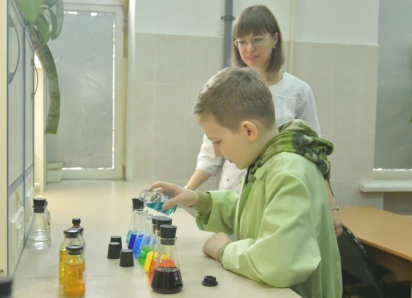 Проведением химических экспериментов отметил свой десятилетний день рождения юный воронежец
