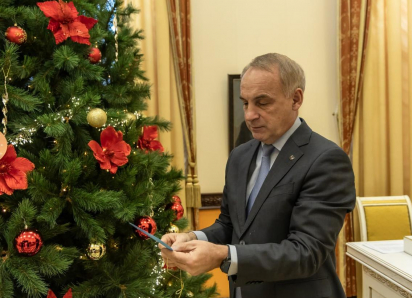 «В башне Лоткова выключили свет»: на площади Ленина произошел дворцовый переворот?