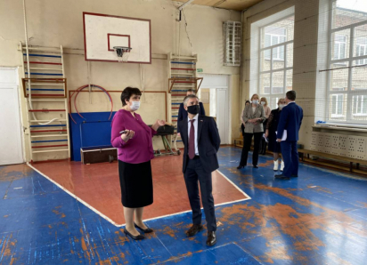 Ущерб на 650 тысяч: чем закончился ремонт воронежской гимназии, который контролировал депутат Ревенко