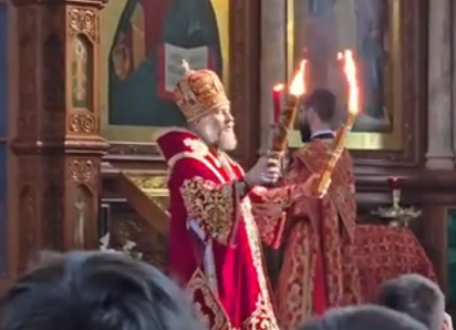 Благодатный огонь из Иерусалима доставили в воронежские православные храмы