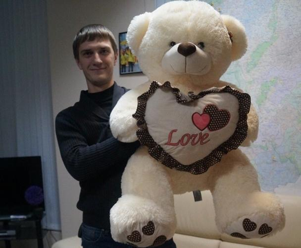 Победитель фотоконкурса «Я люблю Воронеж!» получил медведя от главреда «Блокнота»