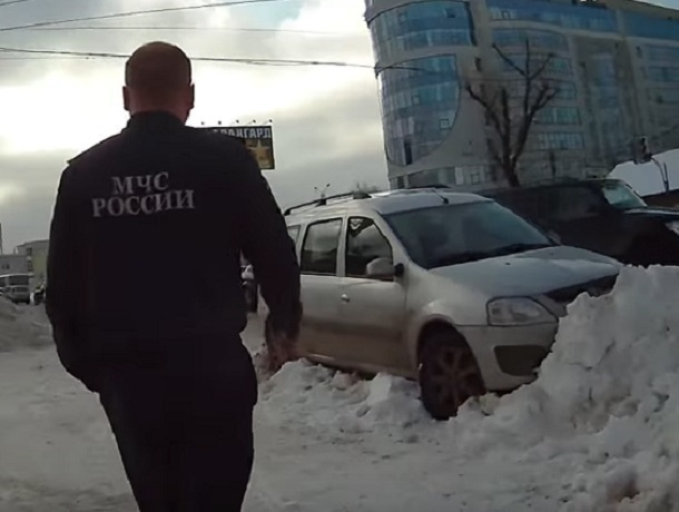 Воронежский автоактивист Шамардин обвинил спасателей в повреждении своей машины