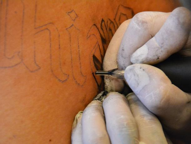 Воронежец заплатит штраф за фото татуировки в «Одноклассниках»