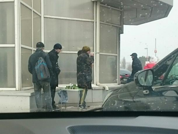 Уличная торговля странной икрой процветает в Воронеже